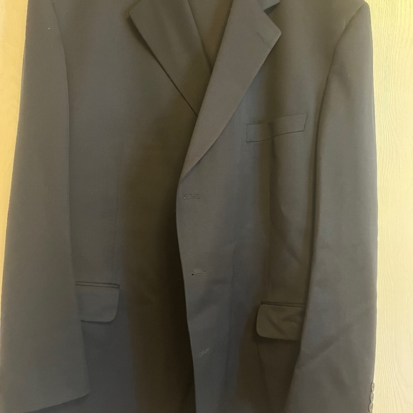 Men’s suit - Picture 1 of 3